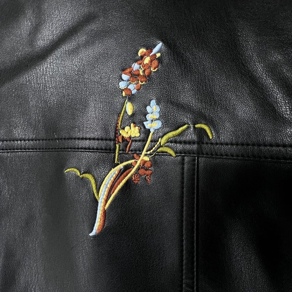 Christopher & Banks Black Faux Leather Jacket Floral Embroidery Snap Zip Large - Picture 12 of 16